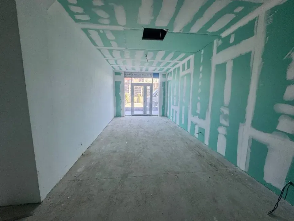 Spațiu comercial, 300 m² — Imagine 1