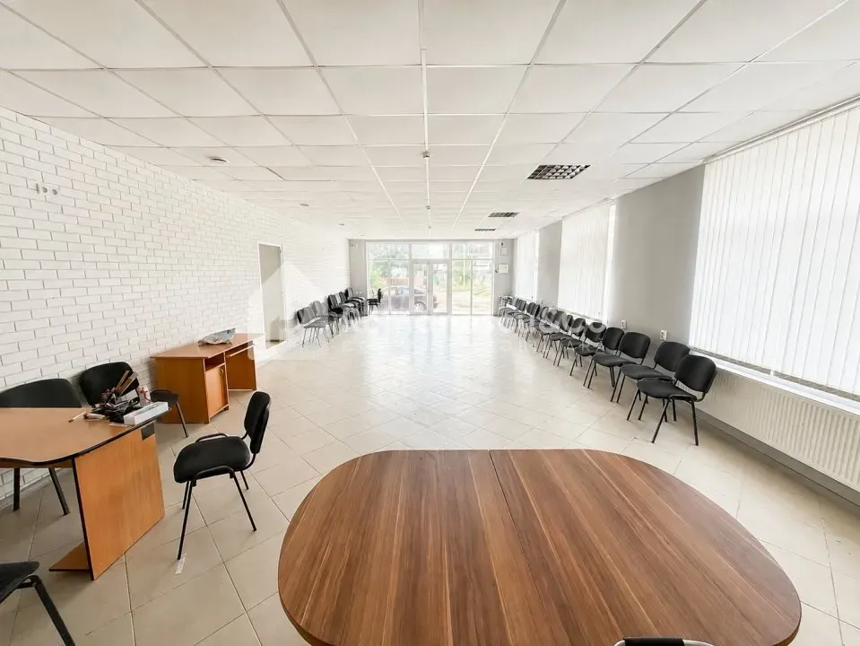 Spațiu comercial, 120 m² — Imagine 1