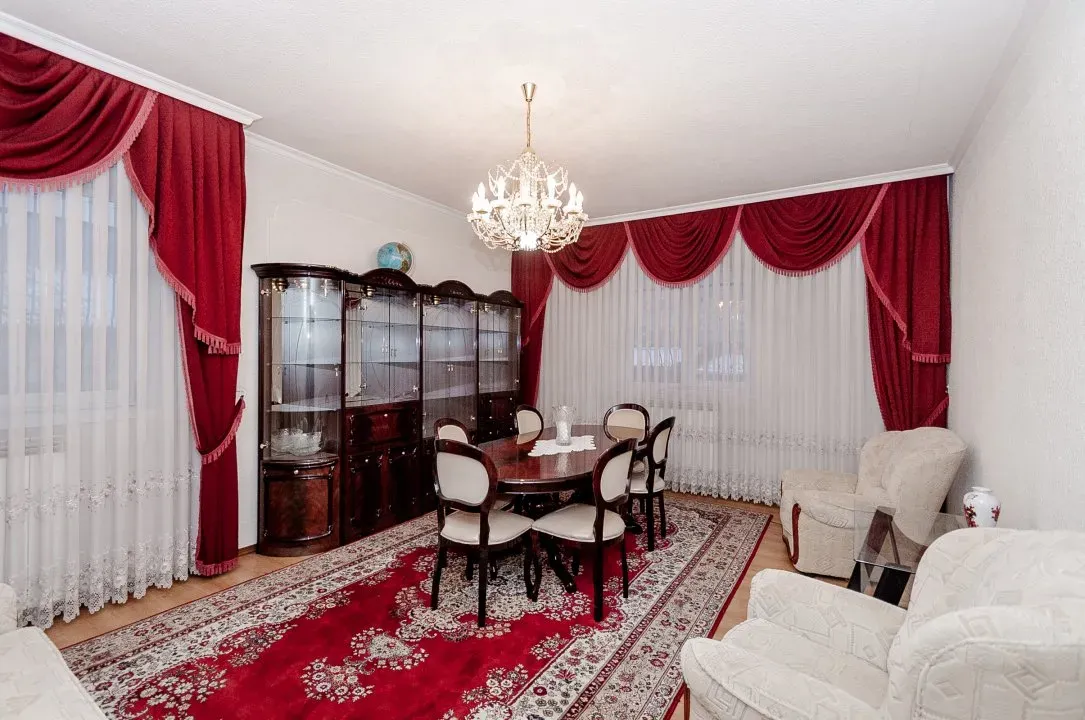 3-этажный дом, 4 комнаты, 197 м² — Изображение 3