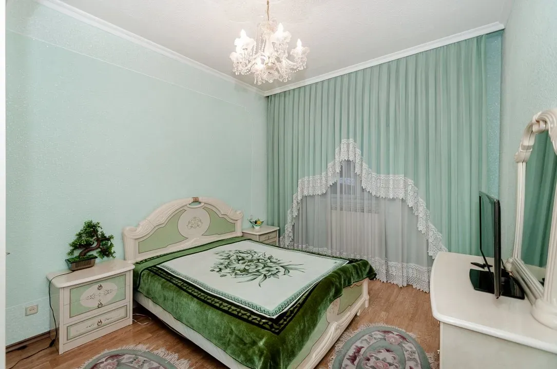 3-этажный дом, 4 комнаты, 197 м² — Изображение 4