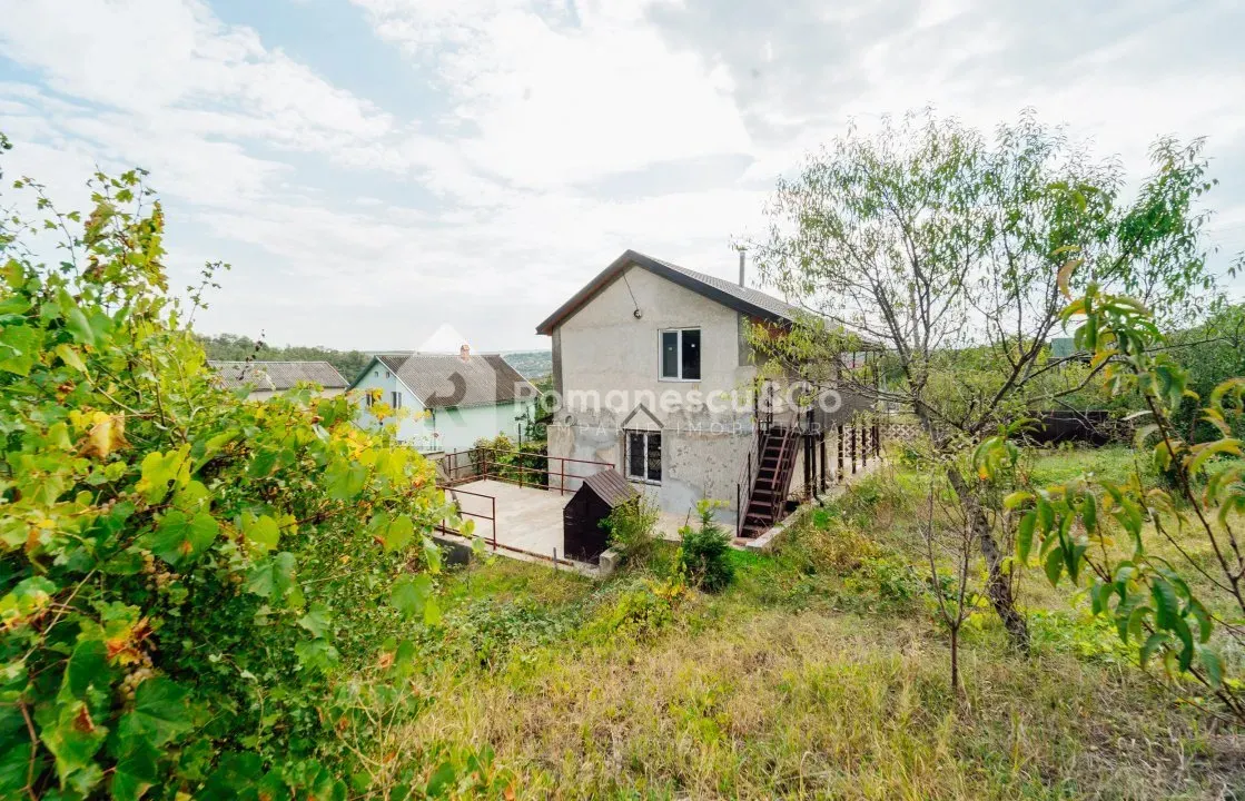3-etaje casă, 3 camere, 93 m² — Imagine 1