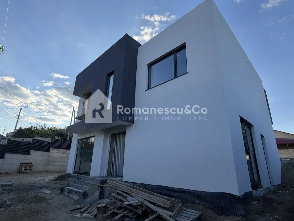 3-этажный дом, 4 комнаты, 220 м² — Изображение 1