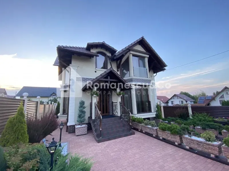 3-etaje casă, 3 camere, 210 m² — Imagine 1