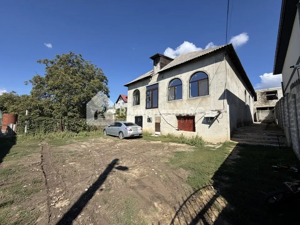 2-этажный дом, 5 комнат, 200 м² — Изображение 1
