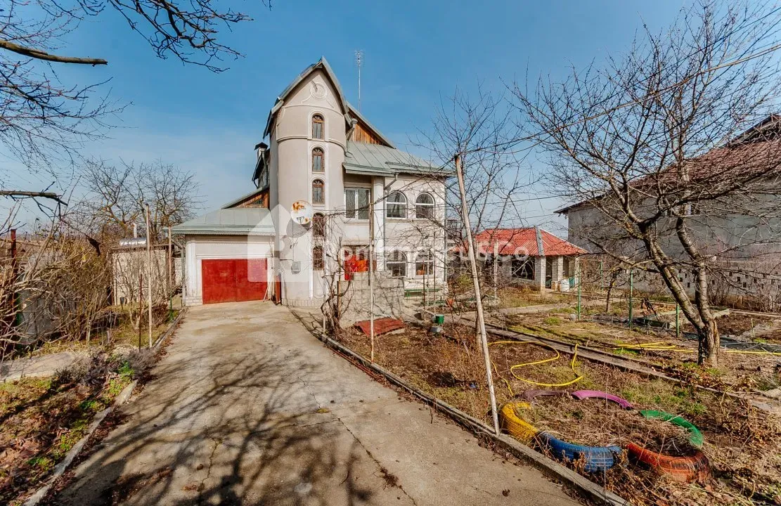4-etaje casă, 4 camere, 193 m² — Imagine 1