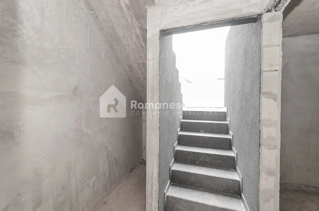 3-etaje casă, 3 camere, 220 m² — Imagine 3