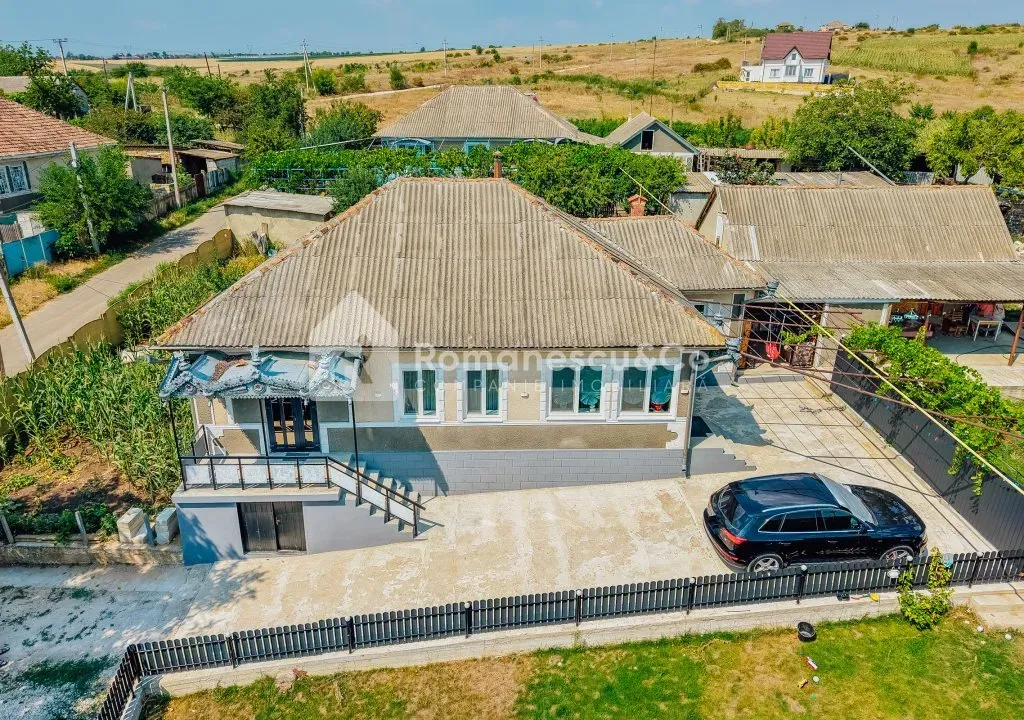 2-этажный дом, 4 комнаты, 200 м² — Изображение 1