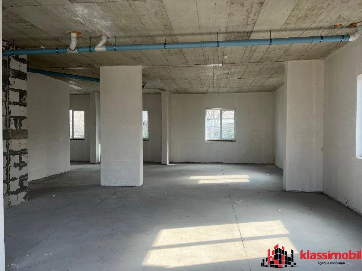 Commercial space, 135 m² — Image 1
