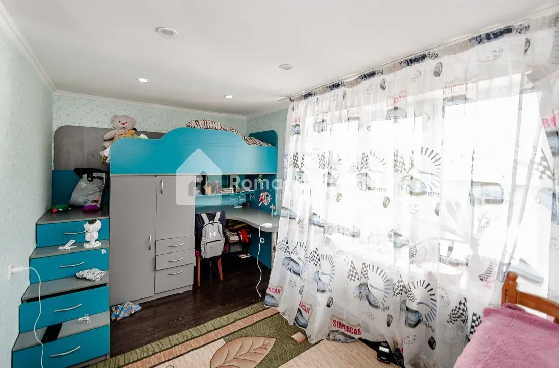 2-etaje casă, 4 camere, 160 m² — Imagine 4