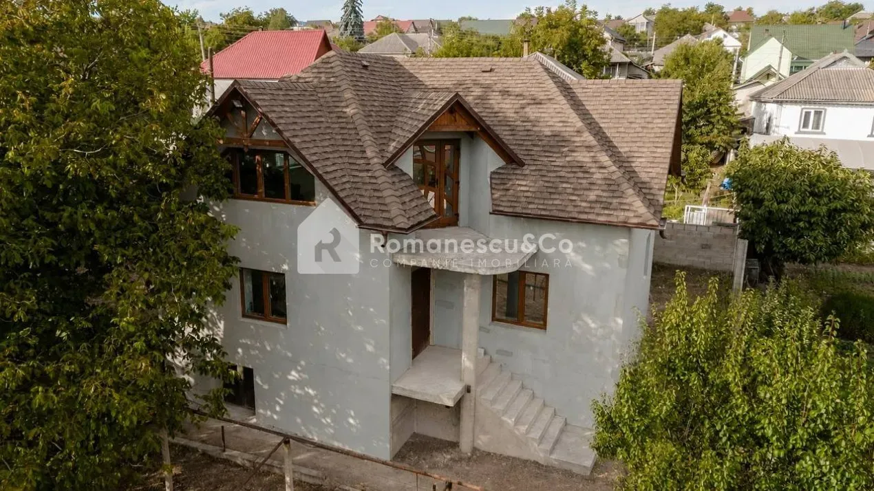 3-floor house, 5 rooms, 178 m² — Image 1