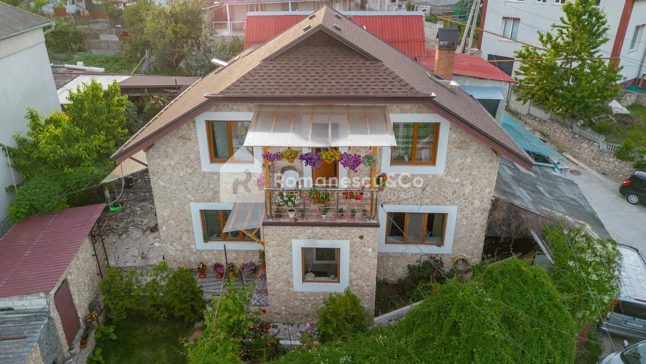 2-этажный дом, 6 комнат, 130 м² — Изображение 1