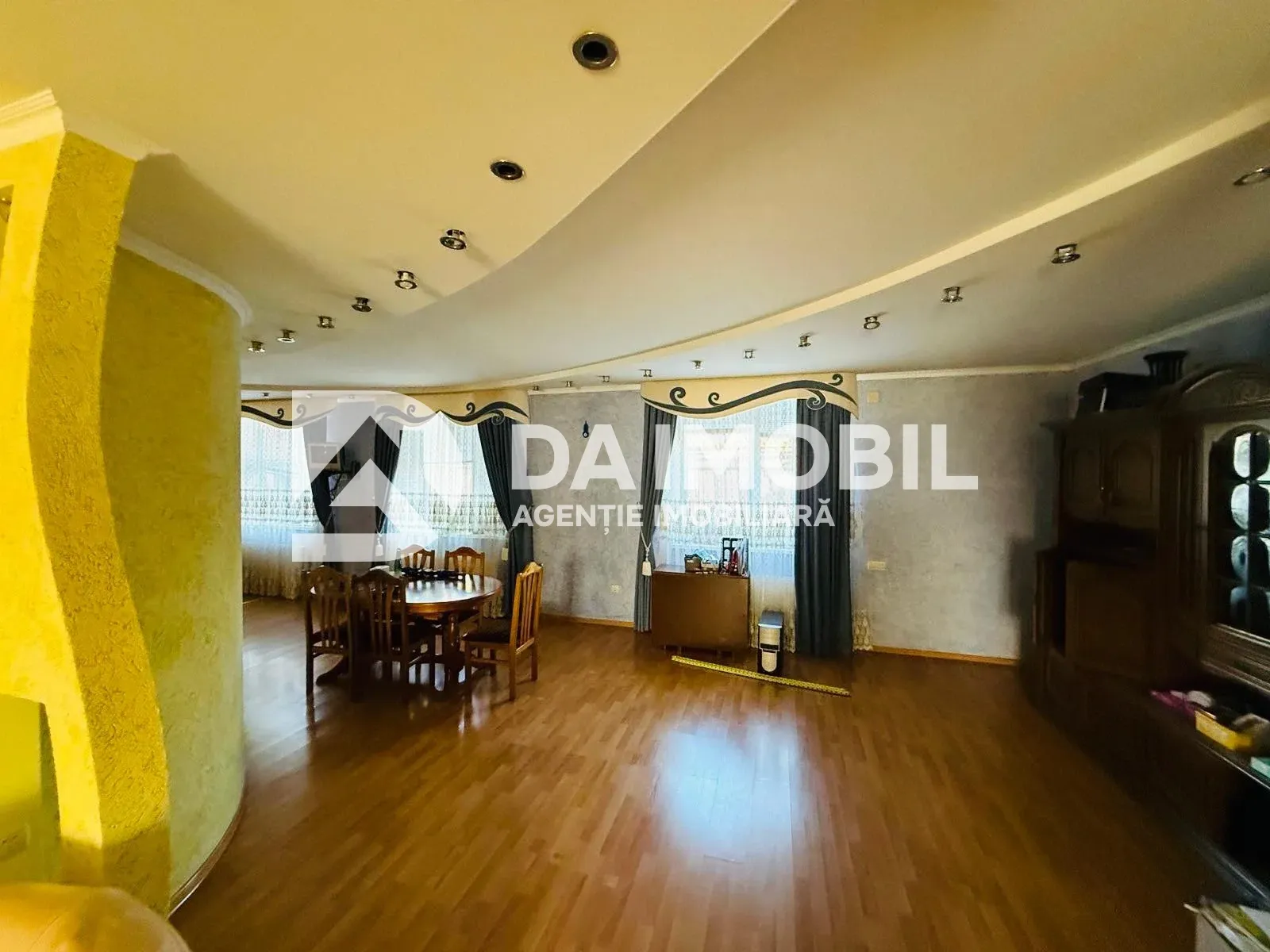 2-etaje casă, 5 camere, 143 m² — Imagine 4