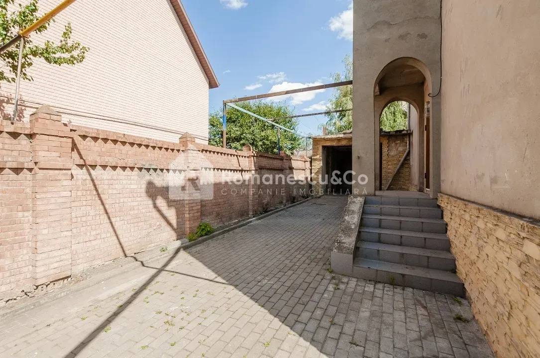 3-floor house, 5 rooms, 180 m² — Image 1