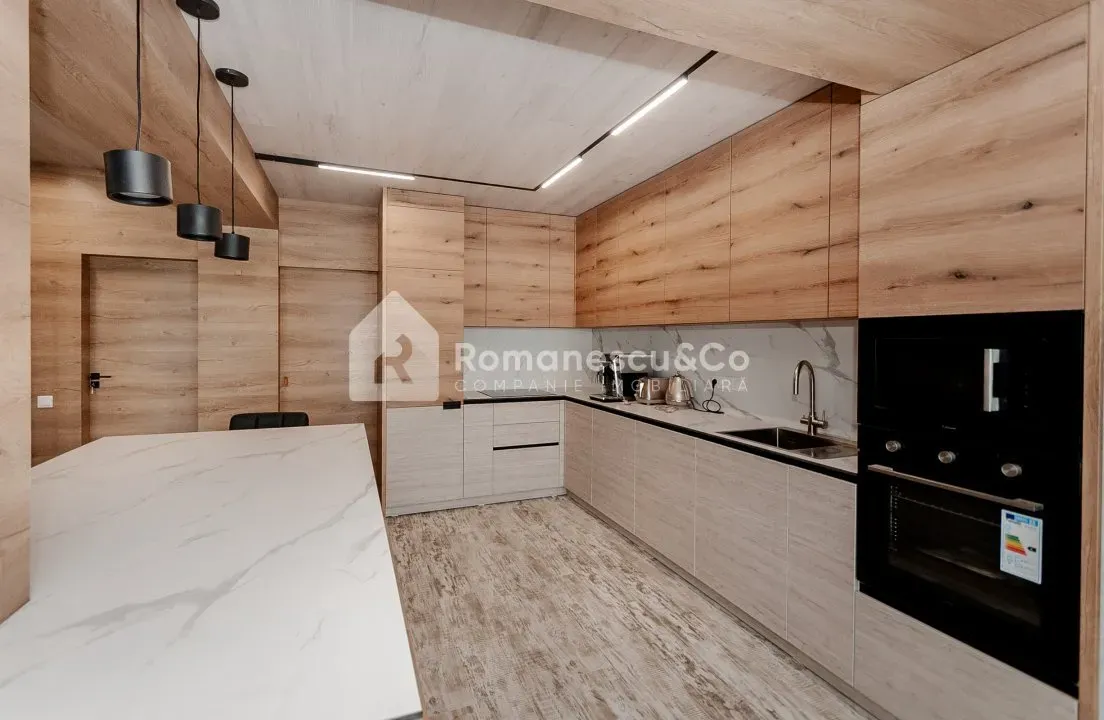 3-этажный дом, 6 комнат, 255 м² — Изображение 2