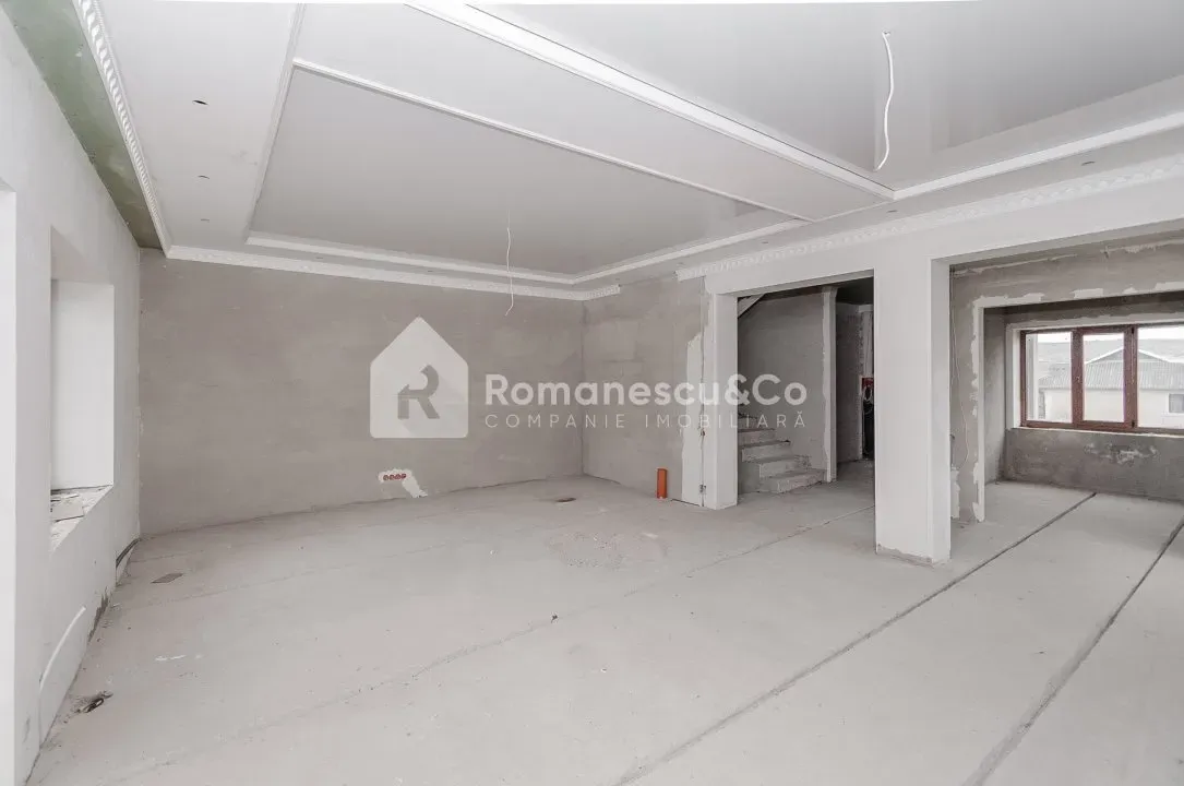 3-этажный дом, 4 комнаты, 270 м² — Изображение 2