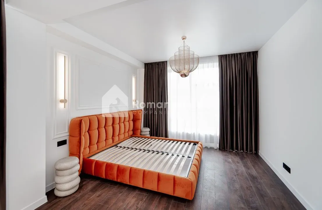 3-этажный дом, 4 комнаты, 210 м² — Изображение 4