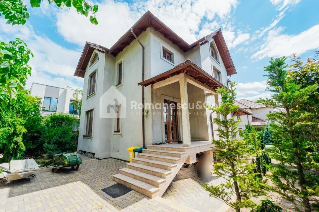 2-этажный дом, 4 комнаты, 240 м² — Изображение 1