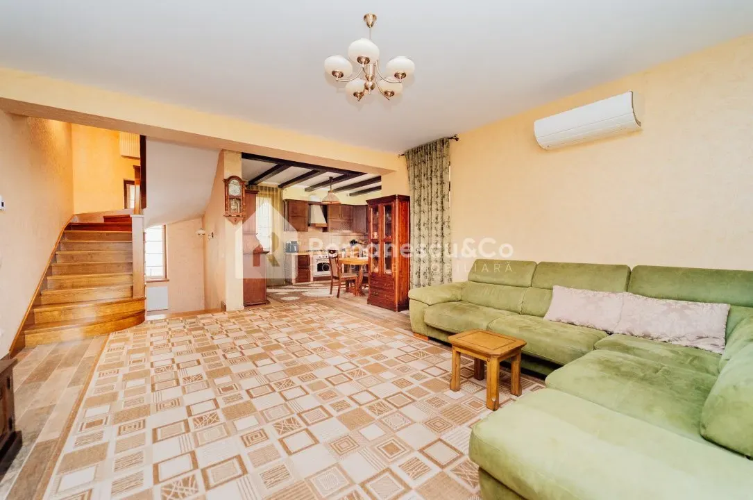2-этажный дом, 4 комнаты, 240 м² — Изображение 3