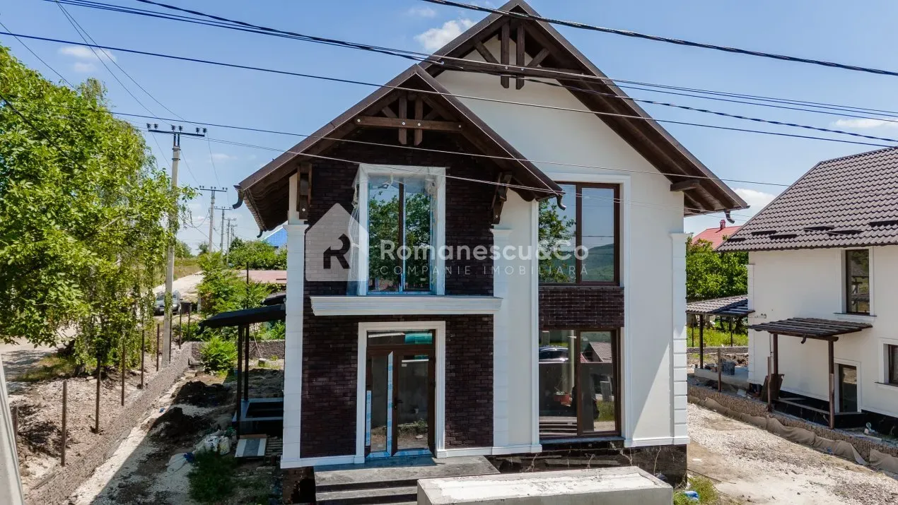 2-etaje casă, 3 camere, 140 m² — Imagine 1