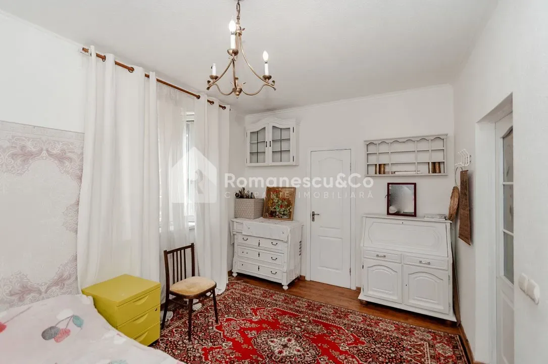 3-etaje casă, 7 camere, 280.5 m² — Imagine 4