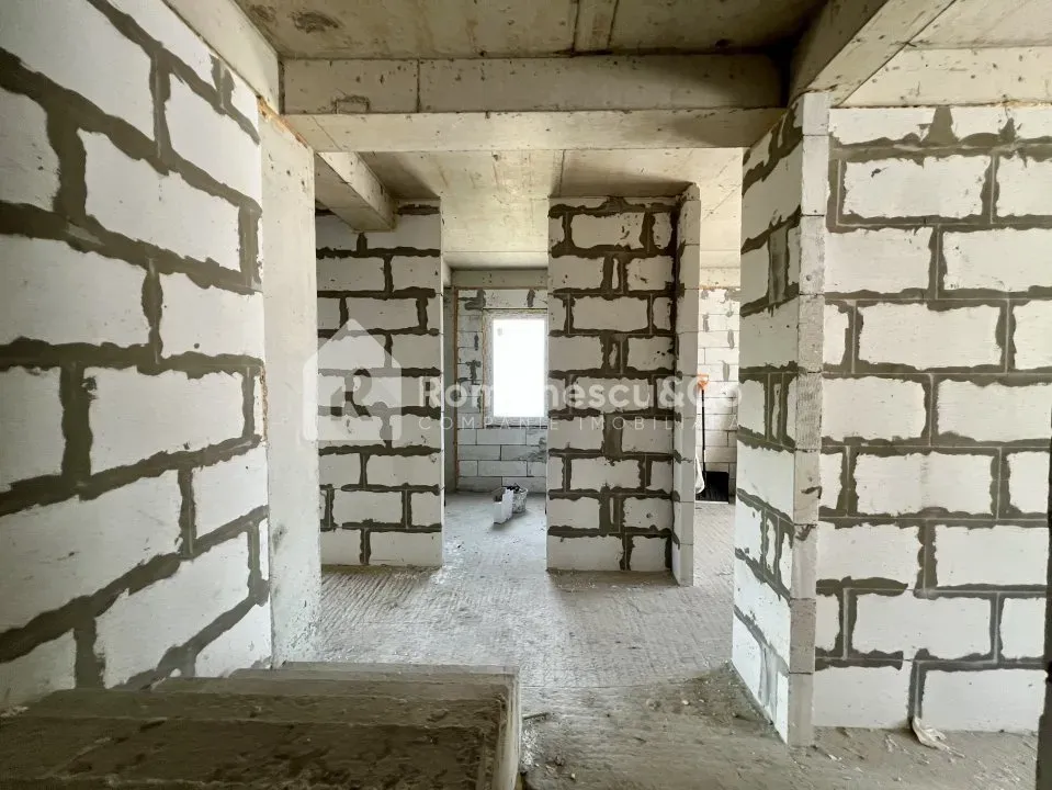 3-этажный дом, 4 комнаты, 220 м² — Изображение 2
