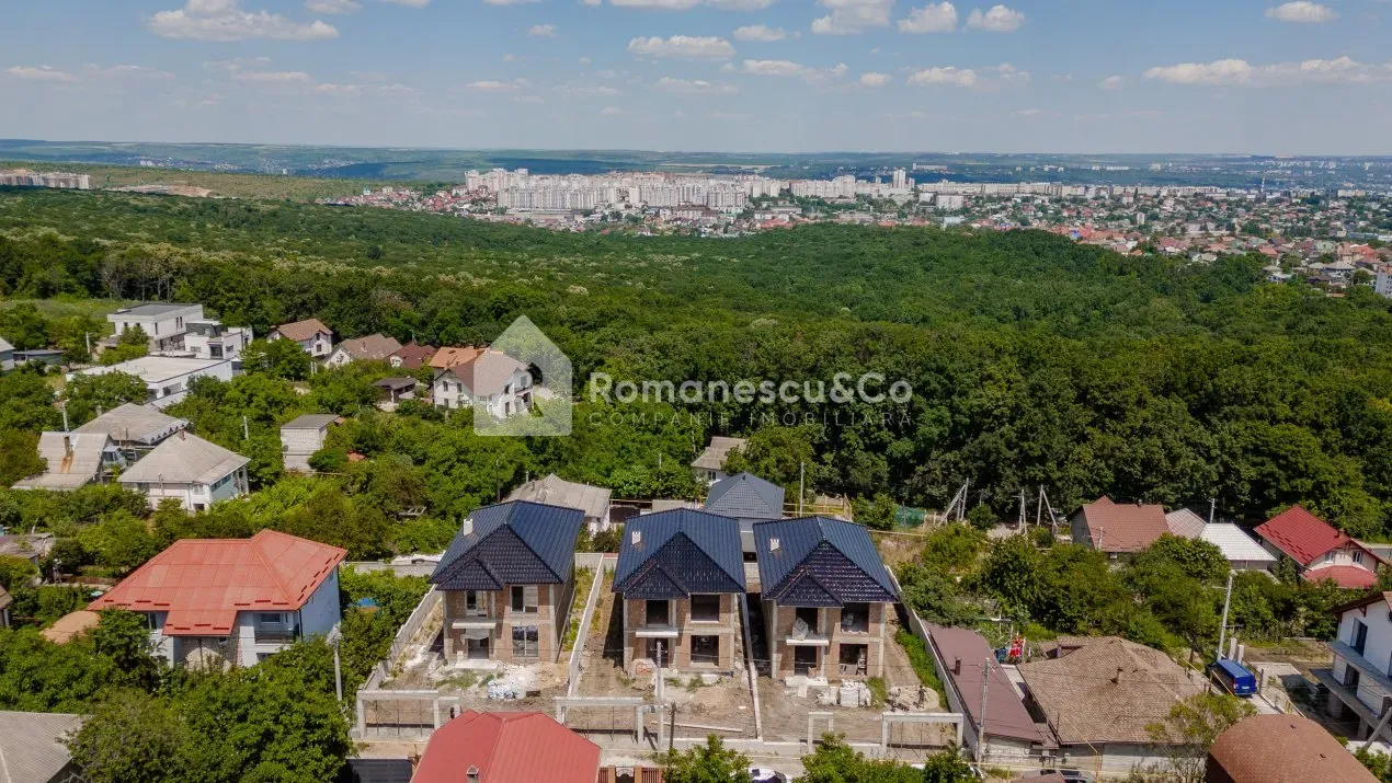 3-этажный дом, 3 комнаты, 160 м² — Изображение 1