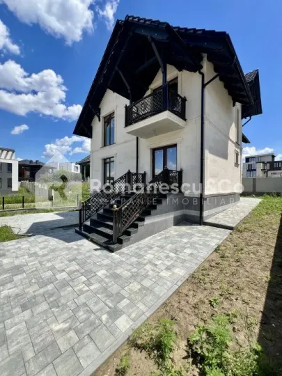 2-etaje casă, 3 camere, 280 m² — Imagine 1