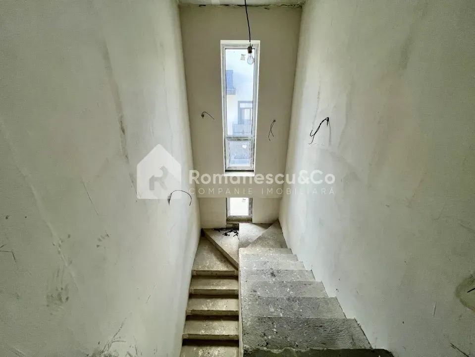2-etaje casă, 3 camere, 280 m² — Imagine 3