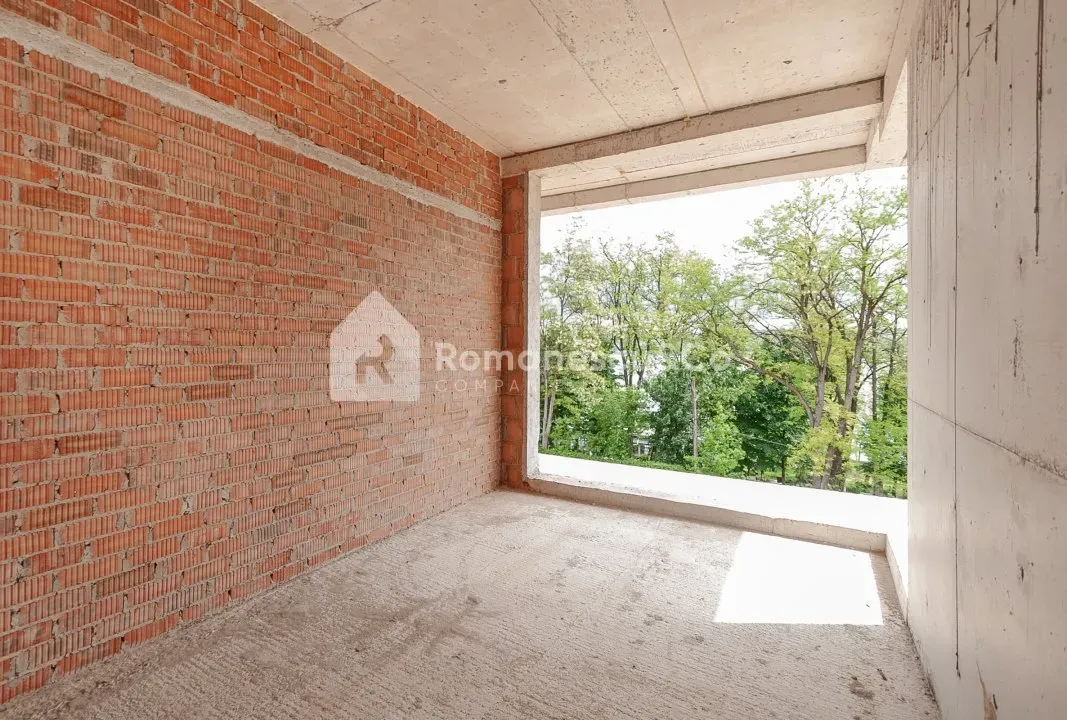 3-этажный дом, 4 комнаты, 225 м² — Изображение 2