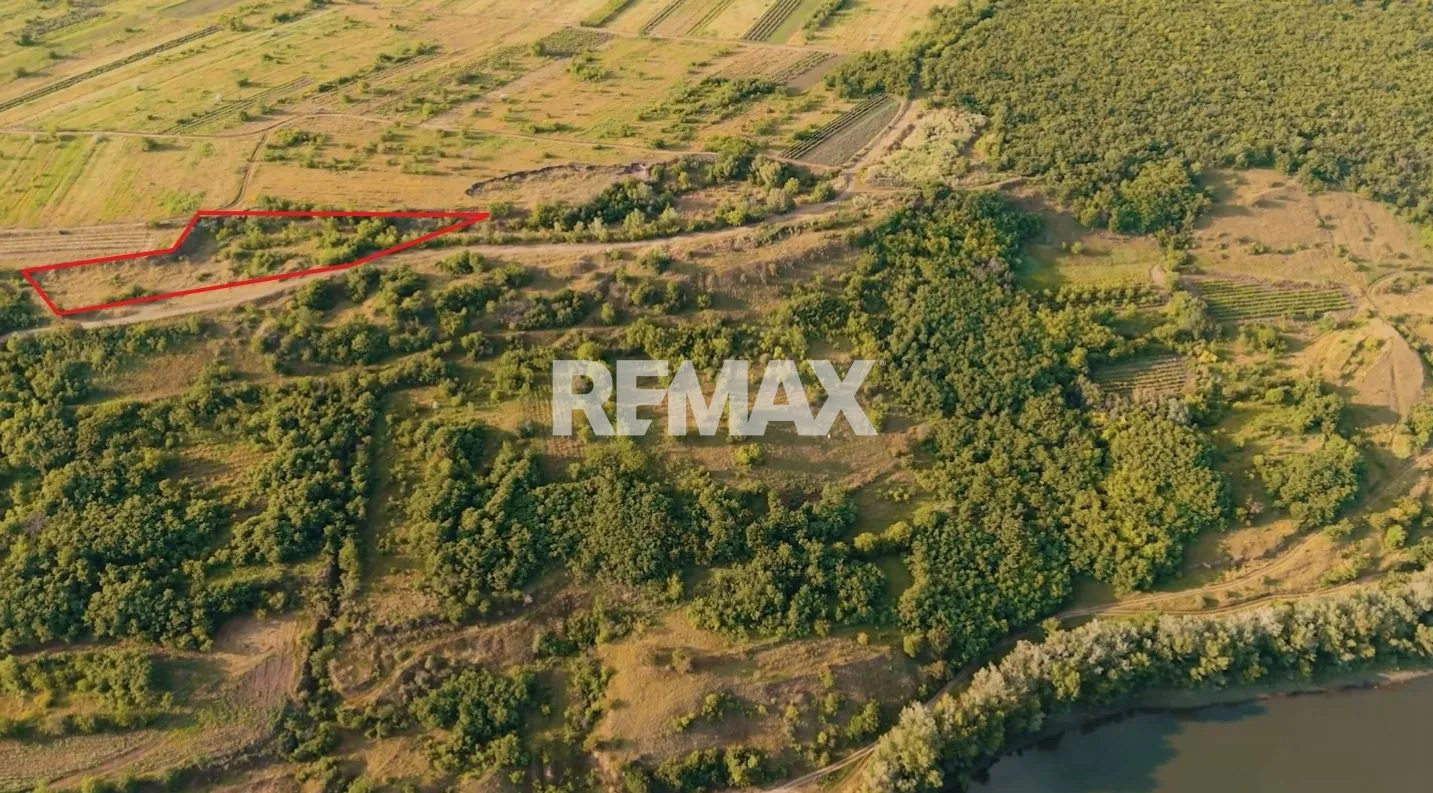 Commercial Land, 63 ares — Image 1