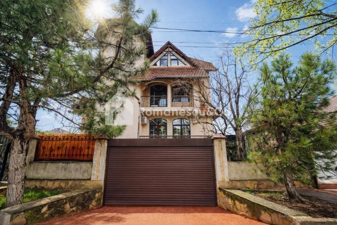 3-этажный дом, 7 комнат, 476 м² — Изображение 1