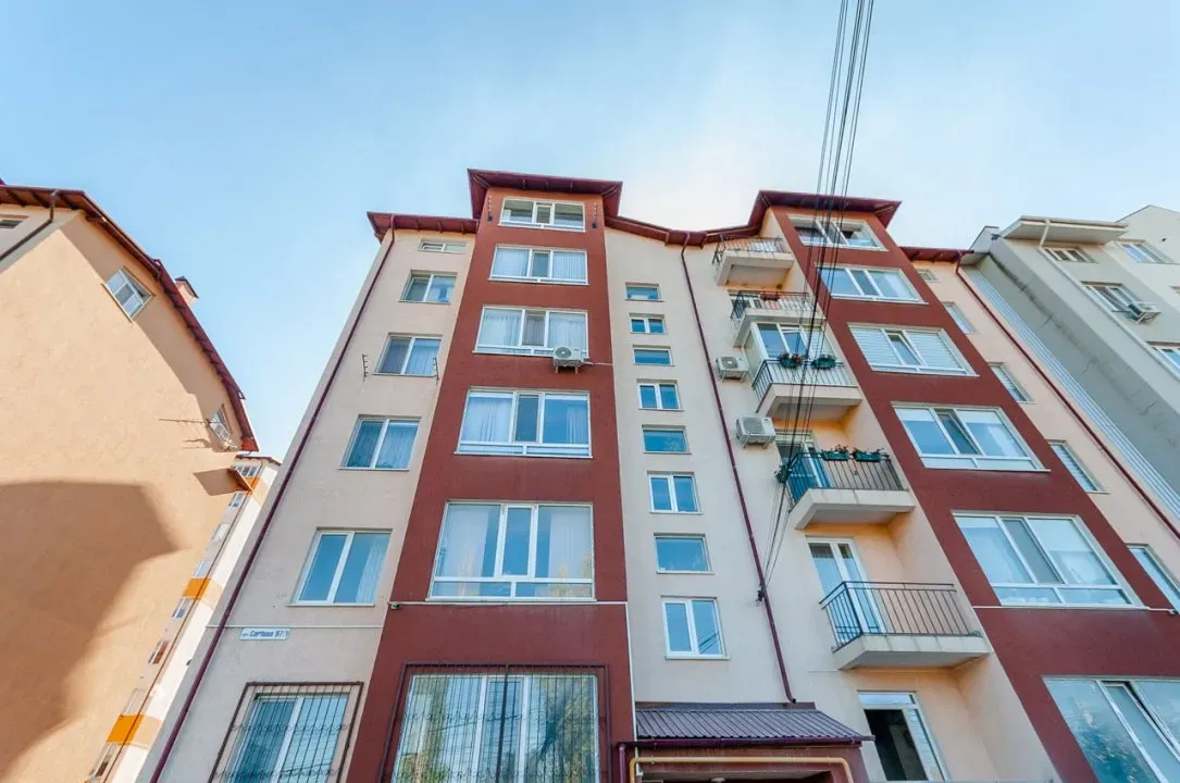 2-bedroom office, 57 m² — Image 1