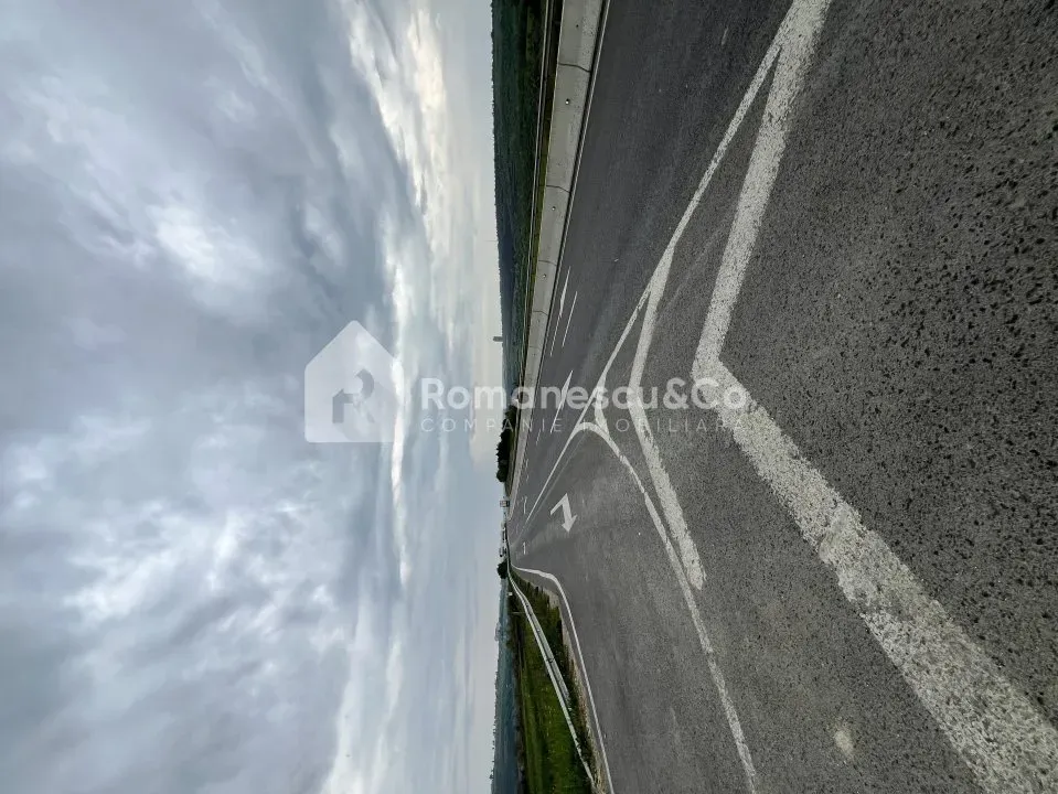 Commercial Land, 4 hectares — Image 1