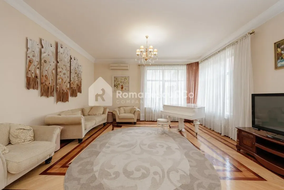 4-etaje casă, 4 camere, 430 m² — Imagine 3