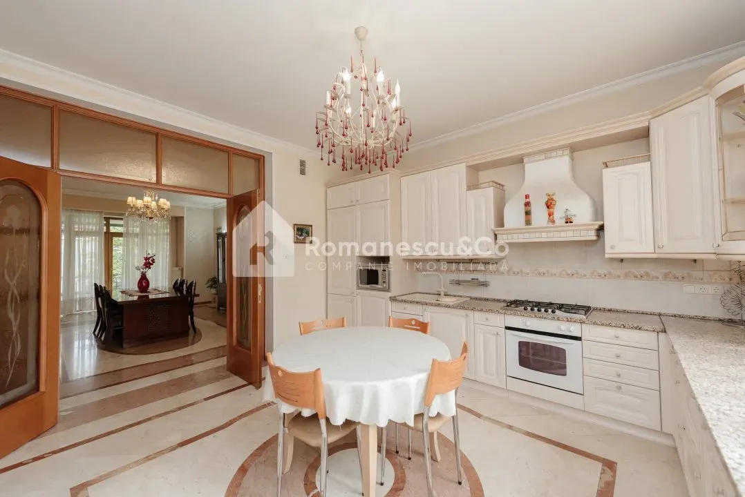 4-etaje casă, 4 camere, 430 m² — Imagine 2