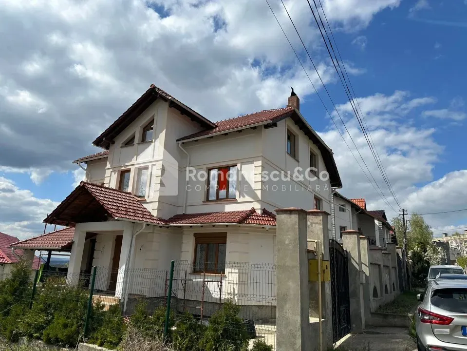 4-floor house, 8 rooms, 340 m² — Image 1