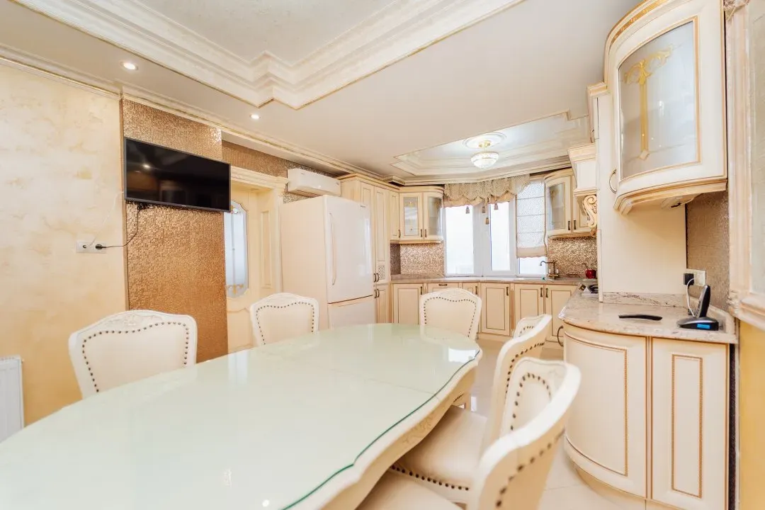 3-camere apartament, 140 m² — Imagine 2