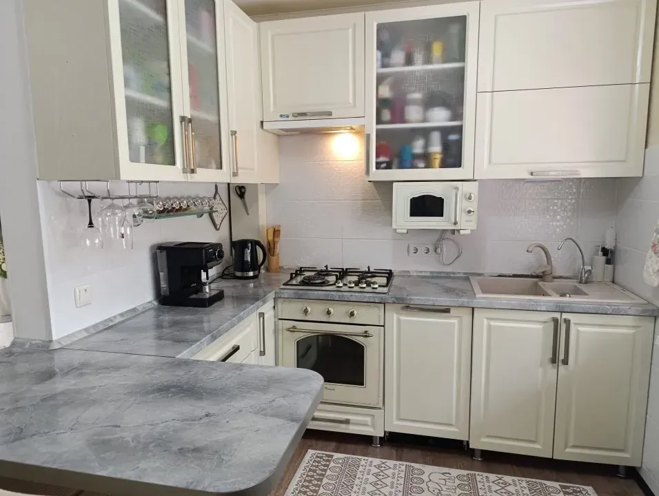 3-etaje casă, 4 camere, 120 m² — Imagine 2