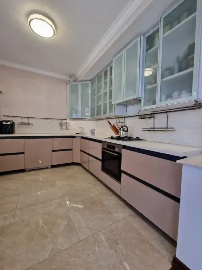 3-этажный дом, 5 комнат, 204 м² — Изображение 2