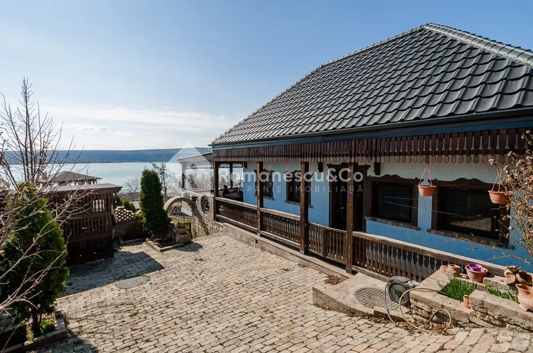 3-etaje casă, 3 camere, 130 m² — Imagine 1
