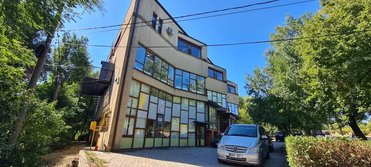 Spațiu comercial, 305 m² — Imagine 3