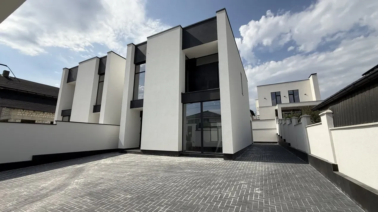 2-etaje casă, 3 camere, 150 m² — Imagine 1