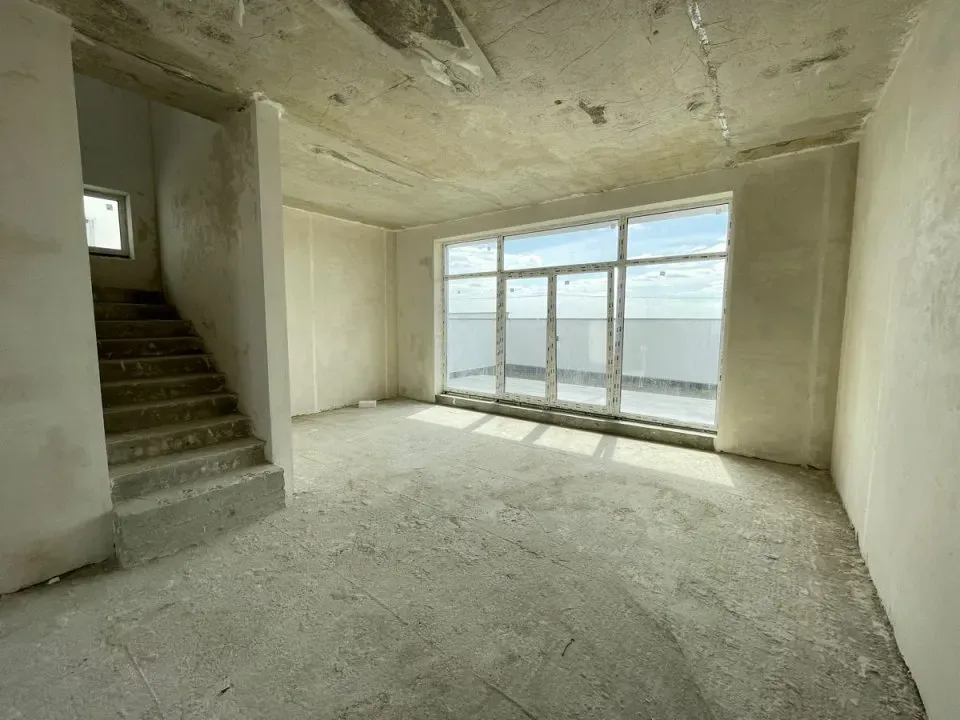 2-etaje casă, 3 camere, 150 m² — Imagine 2