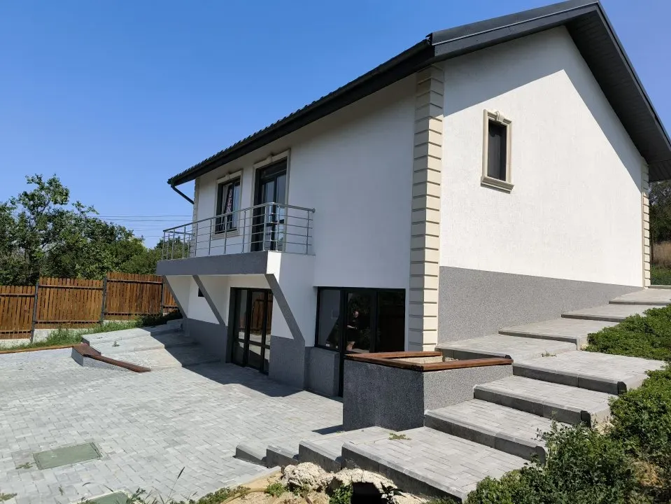 2-etaje casă, 2 camere, 130 m² — Imagine 1
