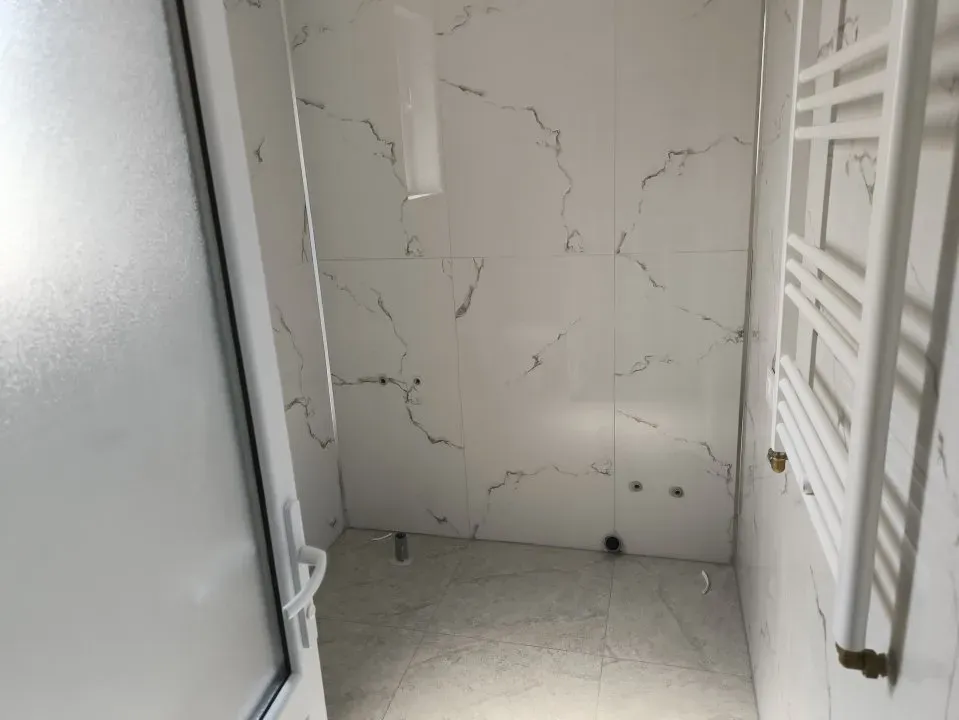 2-etaje casă, 2 camere, 130 m² — Imagine 2
