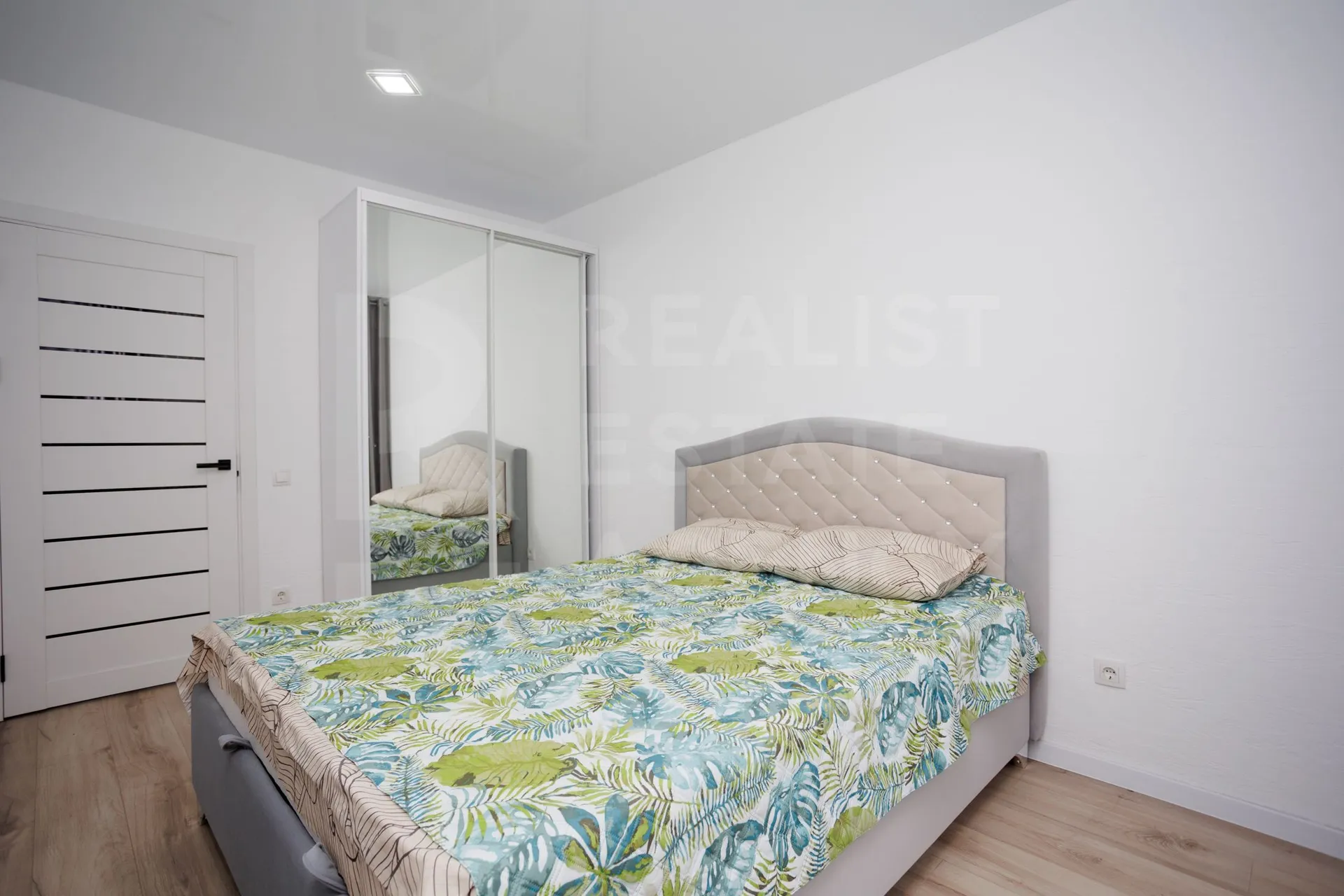 2-bedroom apartment, 60 m² — Image 3
