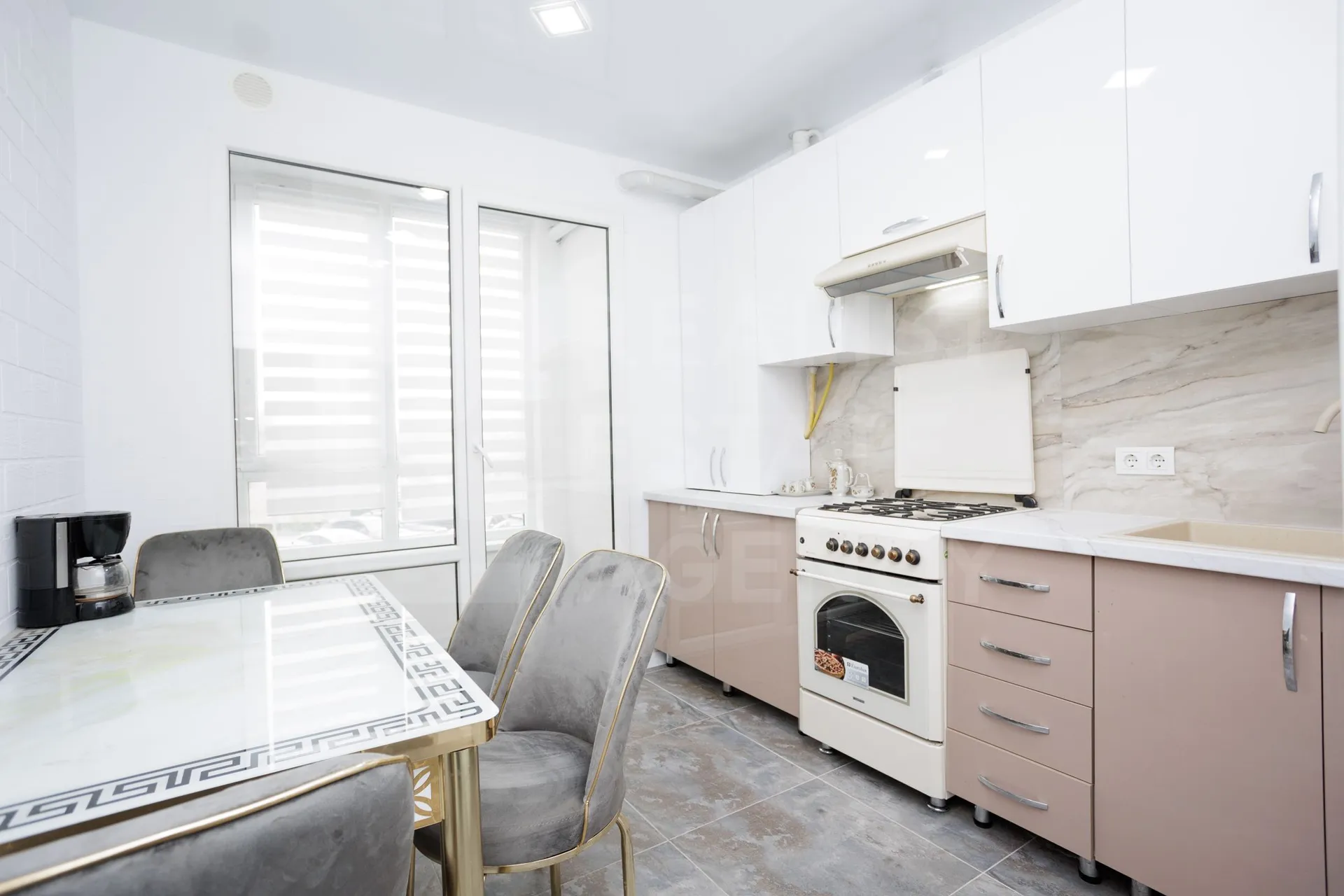 2-bedroom apartment, 60 m² — Image 2