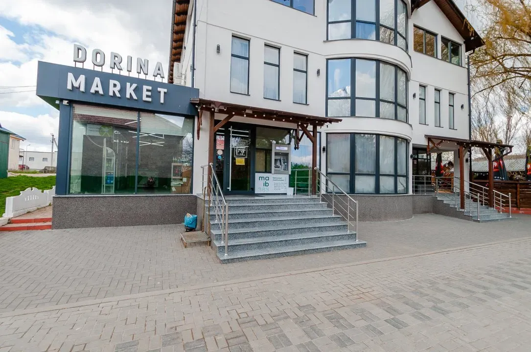 Spațiu comercial, 200 m² — Imagine 1
