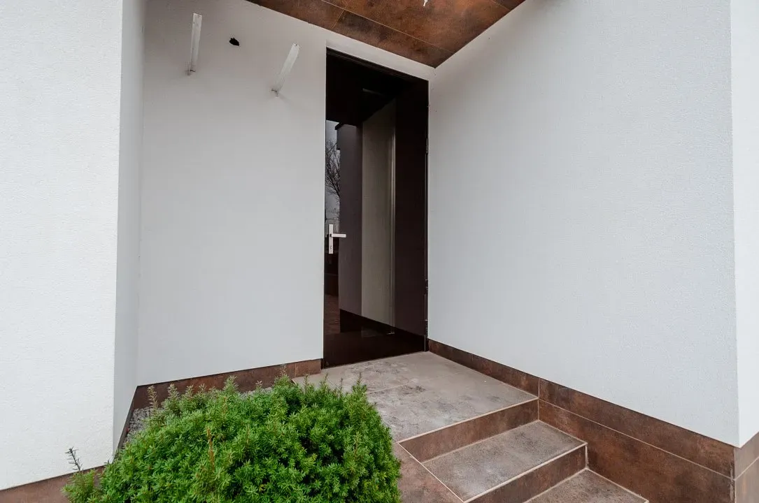 2-etaje casă, 3 camere, 150 m² — Imagine 4