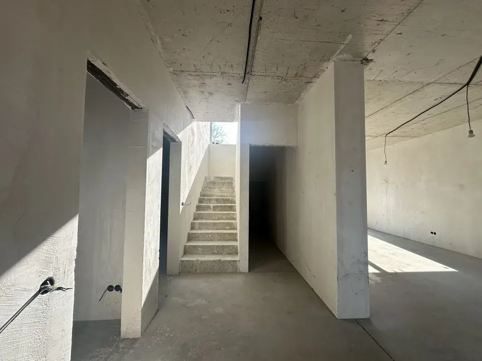 3-этажный дом, 3 комнаты, 160 м² — Изображение 3